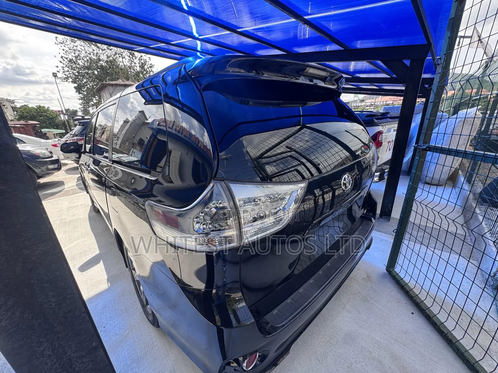 Toyota Sienna SE Premium 8-Passenger 4dr Minivan (3.5L 6cyl 6A) 2015