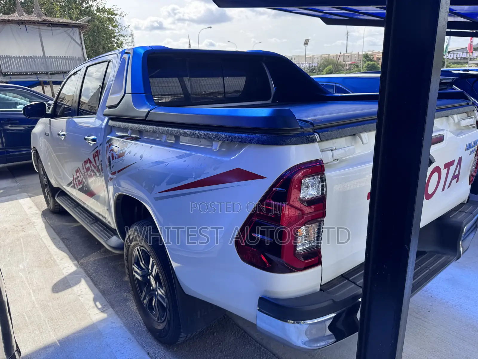 Toyota Hilux Revo Double Cab Petrol 2.7 RWD 2022 White