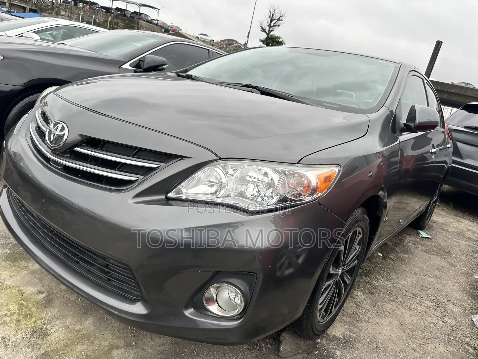 Toyota Corolla LE 4dr Sedan (1.8L 4cyl 4A) 2013 Gray