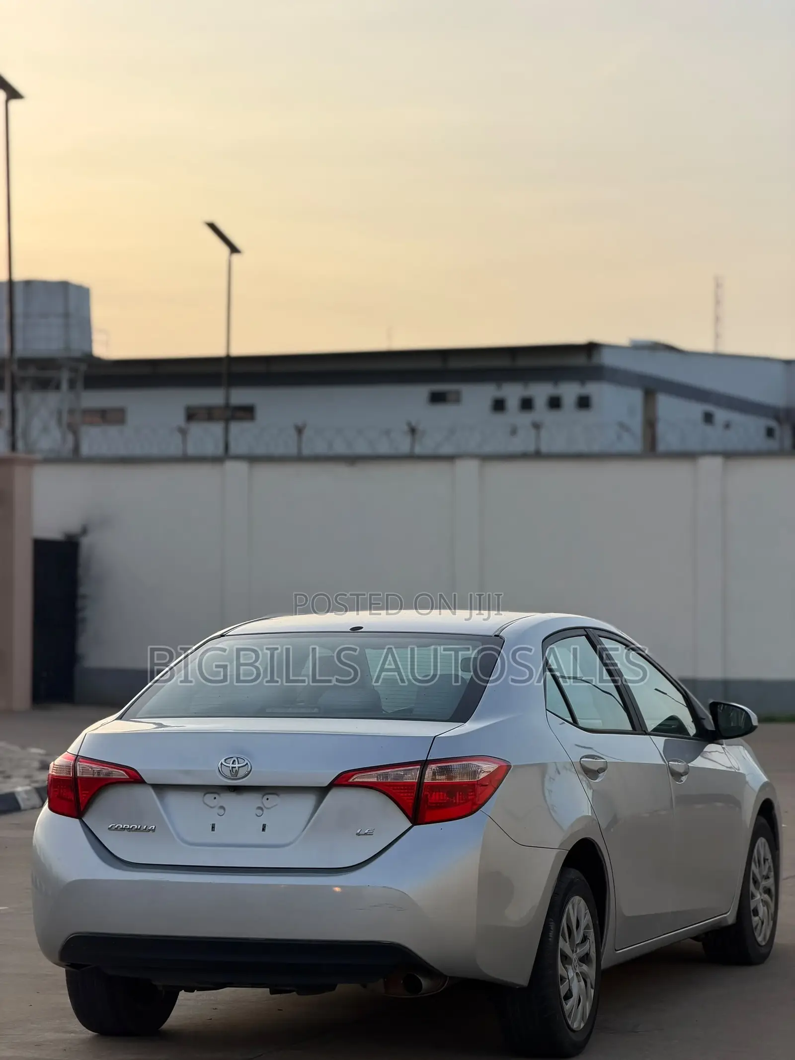 Toyota Corolla LE ECO 4dr Sedan (1.8L 4cyl CVT) 2017 Silver