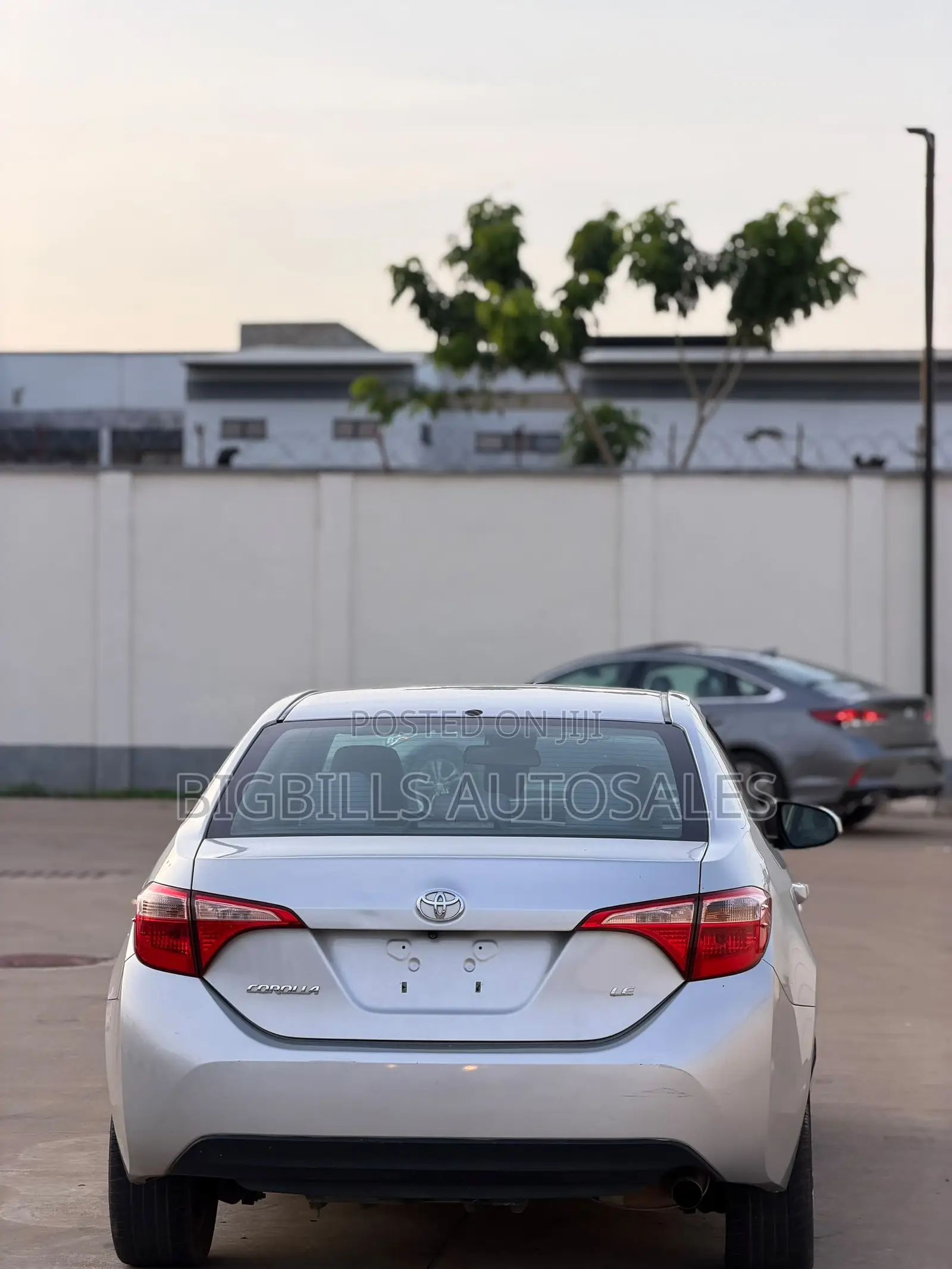Toyota Corolla LE ECO 4dr Sedan (1.8L 4cyl CVT) 2017 Silver