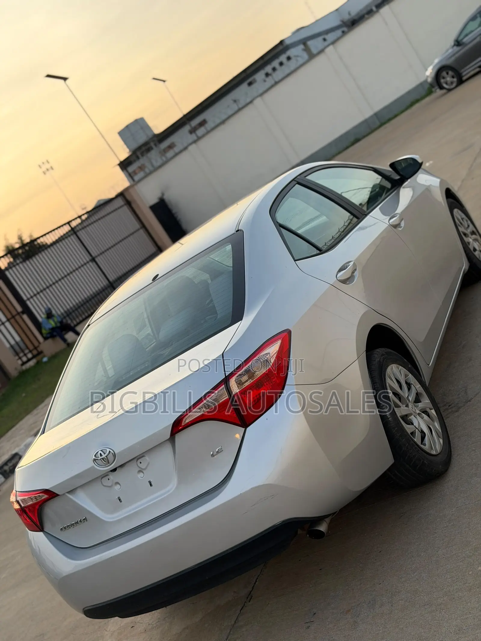 Toyota Corolla LE ECO 4dr Sedan (1.8L 4cyl CVT) 2017 Silver