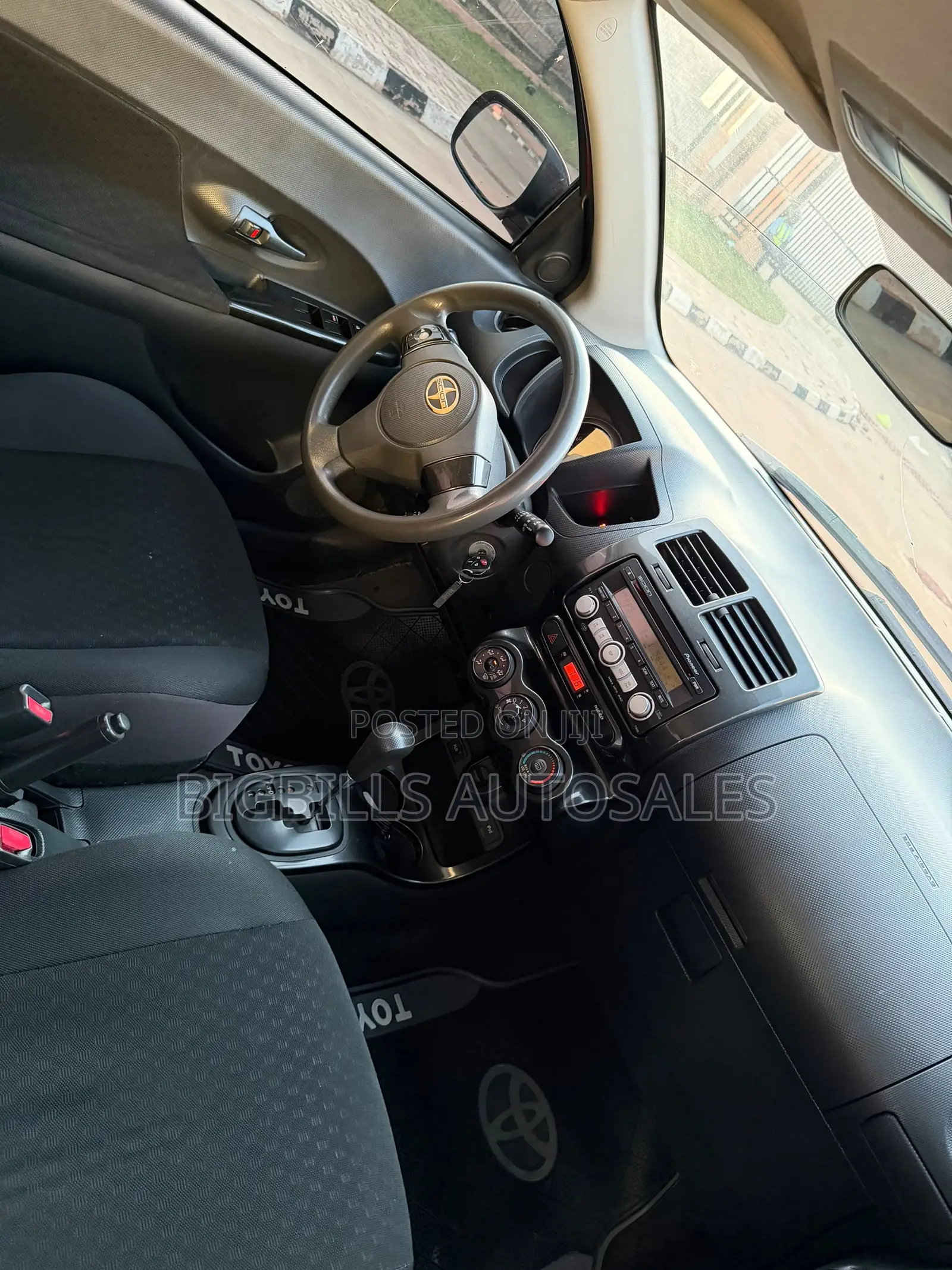 Scion xD Base 2009 Red