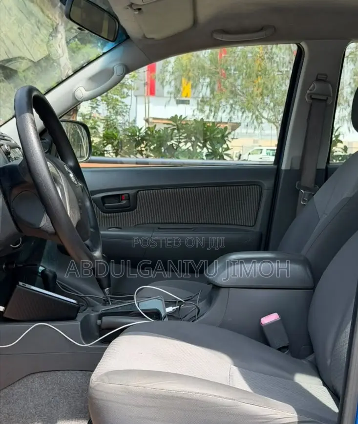 Toyota Hilux 2015 Blue