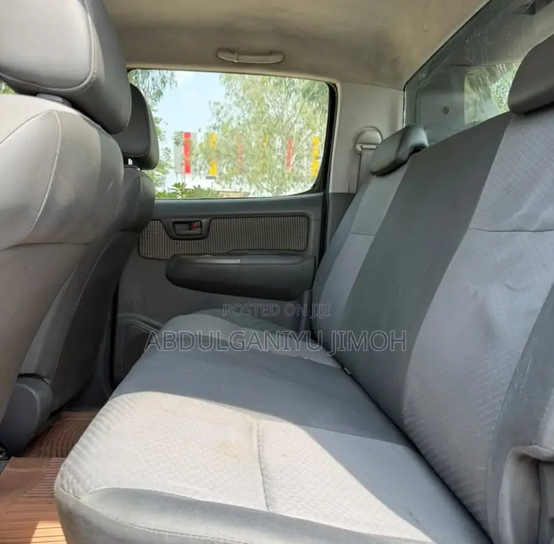 Toyota Hilux 2015 Blue