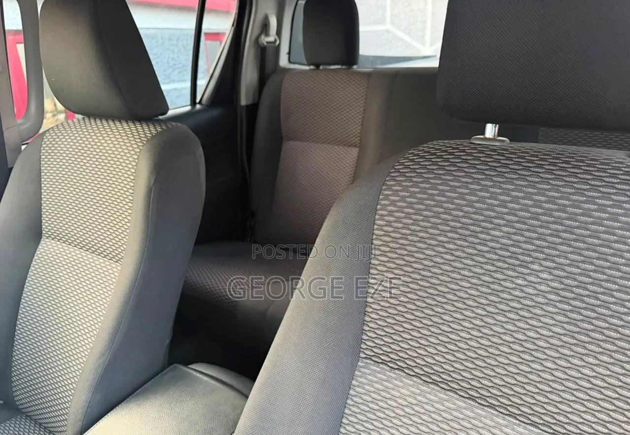 Toyota Hilux 2018 Black