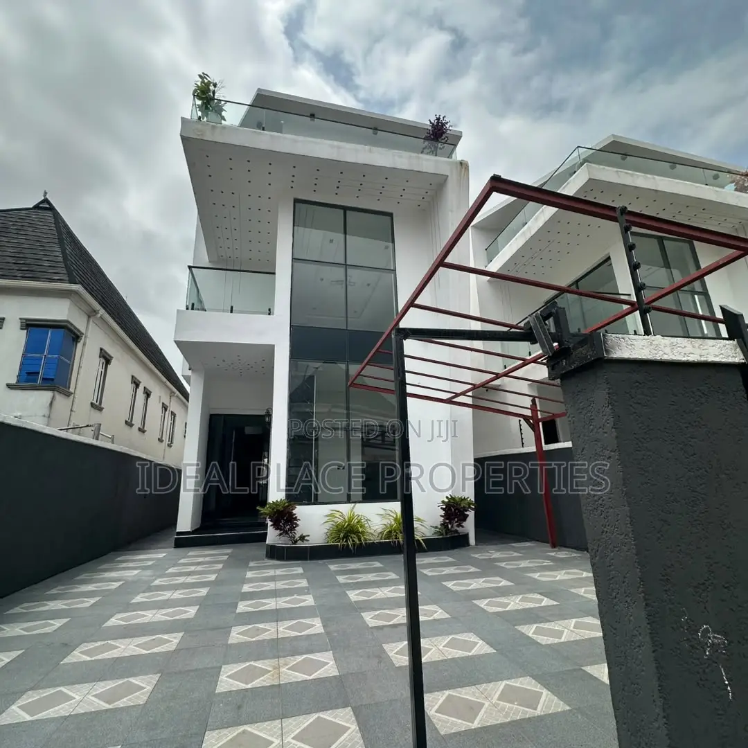 5bdrm Duplex in Sangotedo for sale