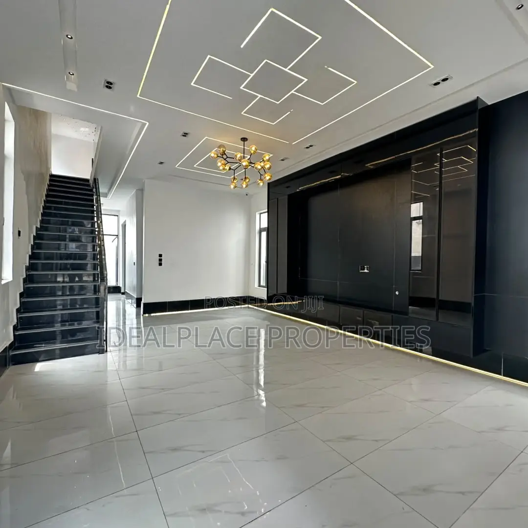 5bdrm Duplex in Sangotedo for sale