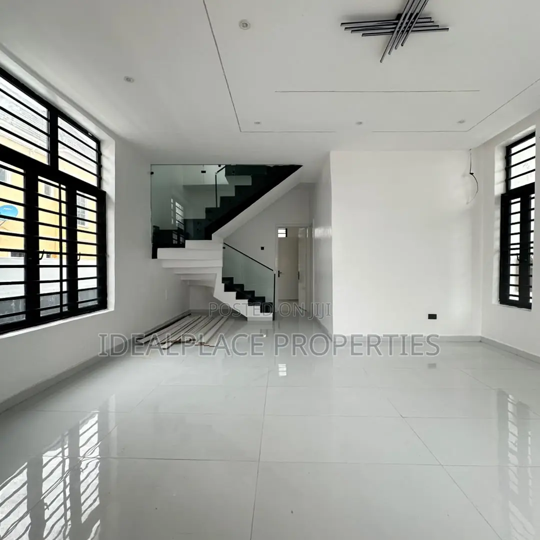 5bdrm Duplex in Sangotedo for sale