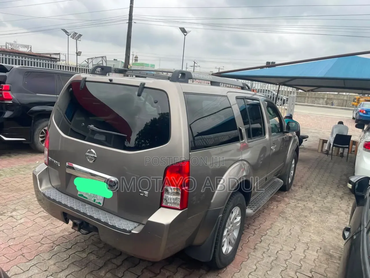 Nissan Pathfinder LE 2005 Gray