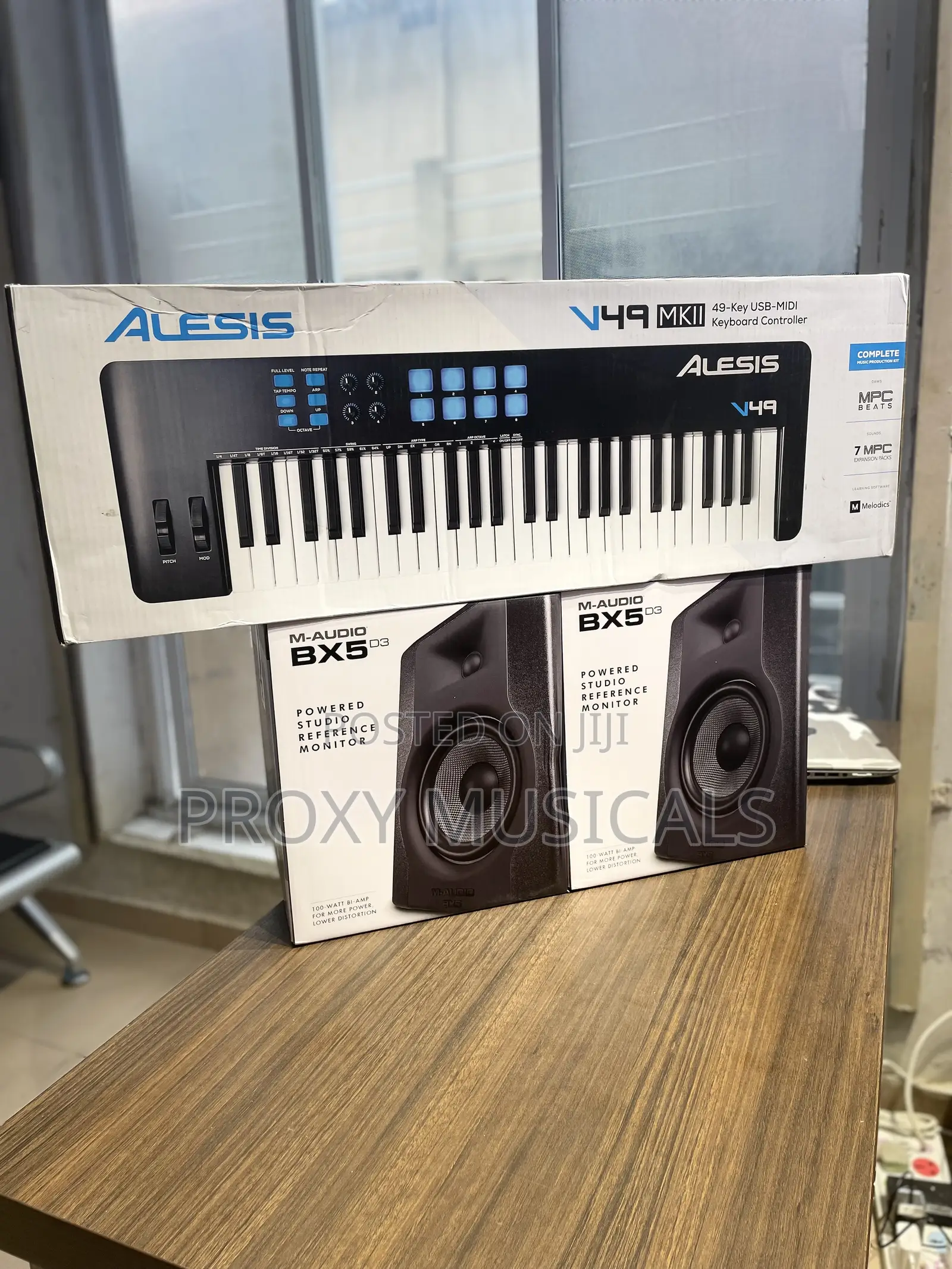 M-Audio BX5D3 Studio Monitor Speakers Alesis V49 MKII MIDI Keyboard