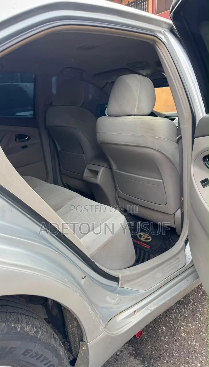 Toyota Camry LE 4dr Sedan (2.4L 4cyl 5A) 2008 Silver