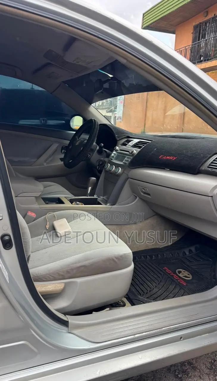 Toyota Camry LE 4dr Sedan (2.4L 4cyl 5A) 2008 Silver