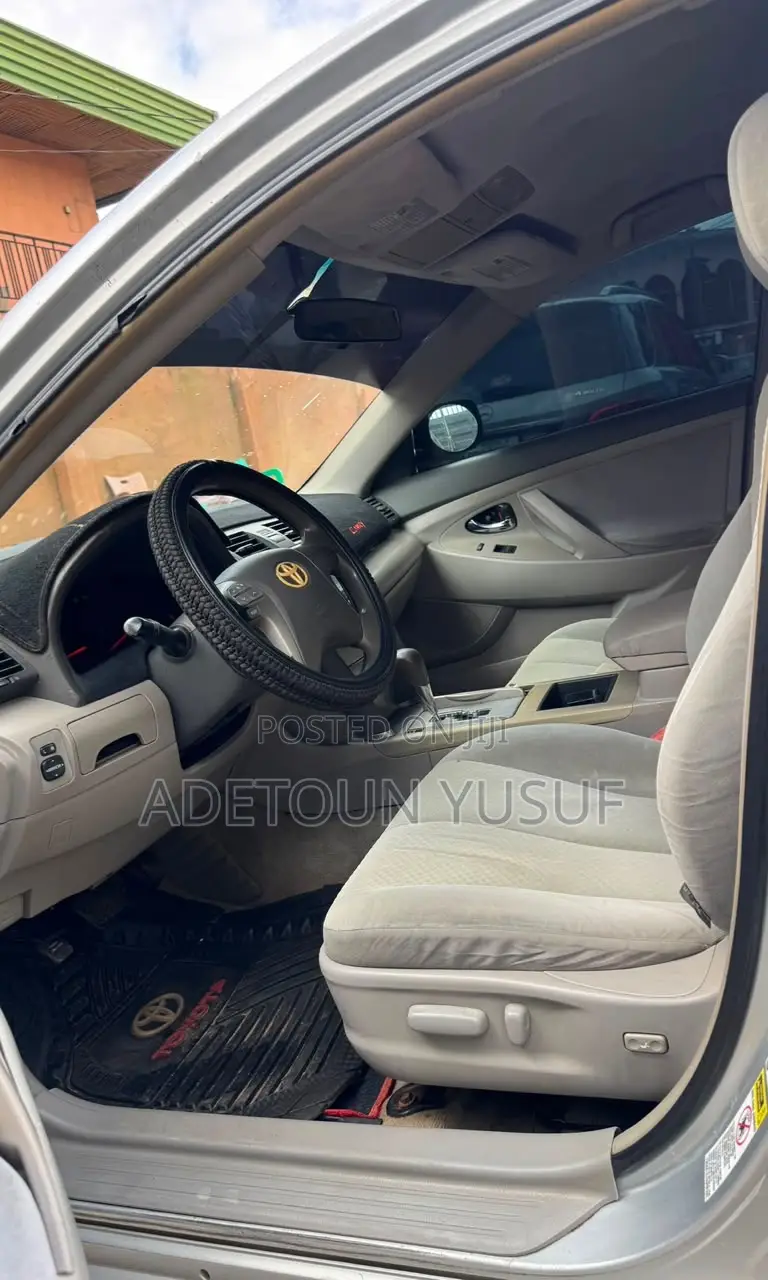 Toyota Camry LE 4dr Sedan (2.4L 4cyl 5A) 2008 Silver