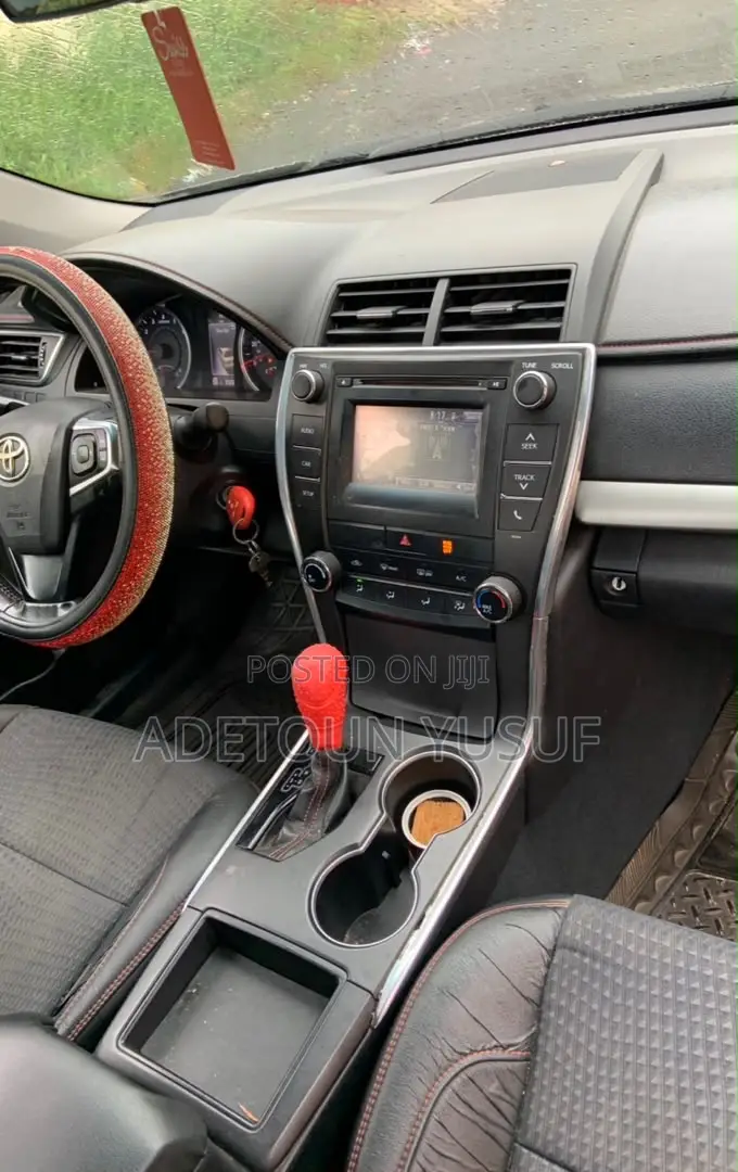 Toyota Camry SE 4dr Sedan (2.5L 4cyl 6A) 2015 Gray