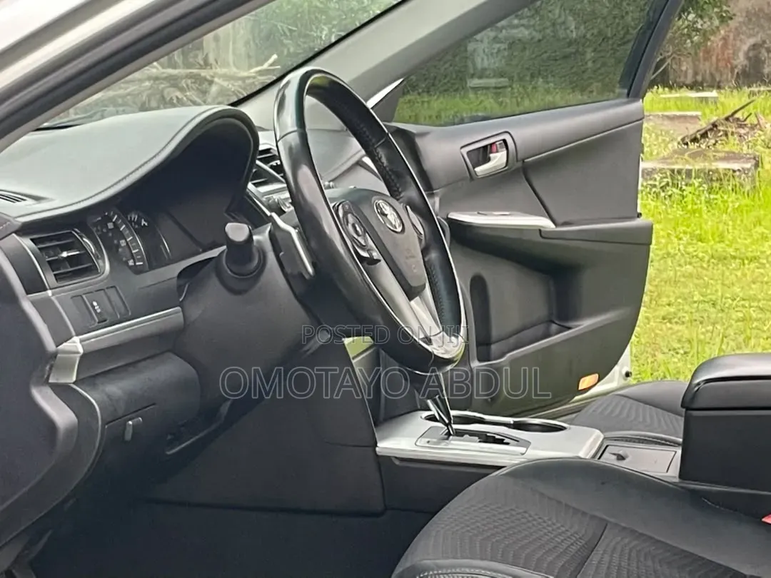 Toyota Camry SE Sport 4dr Sedan (2.5L 4cyl 6A) 2014 Silver