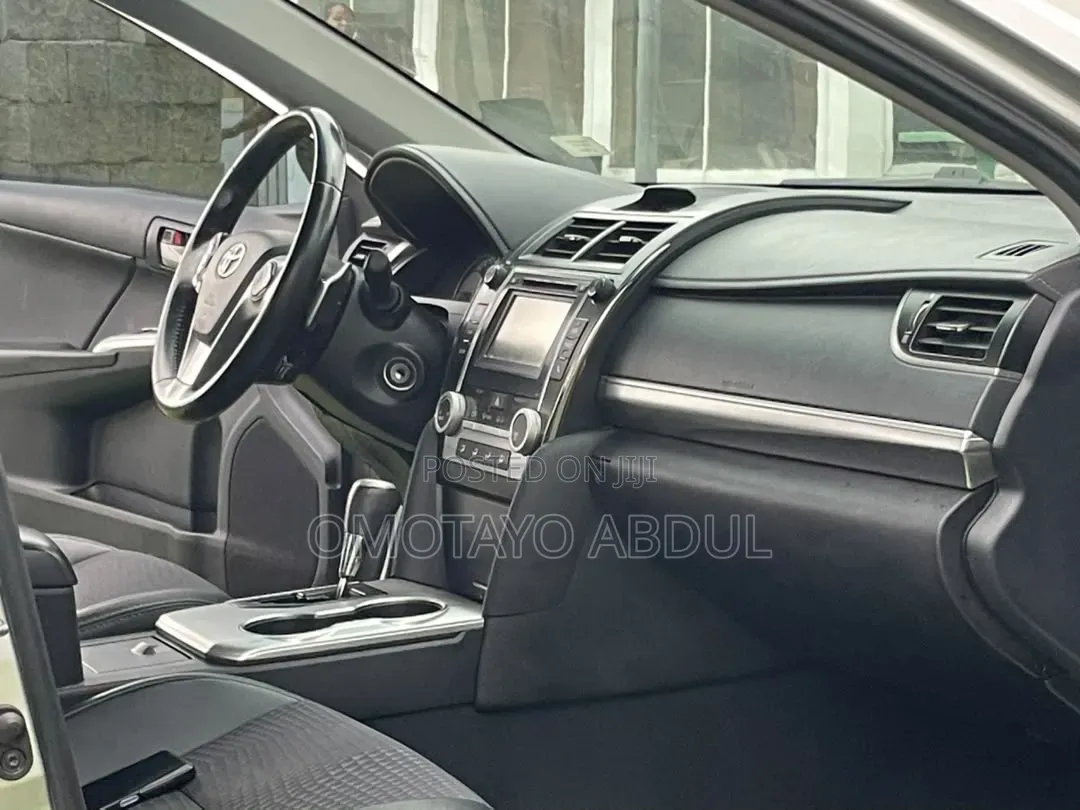 Toyota Camry SE Sport 4dr Sedan (2.5L 4cyl 6A) 2014 Silver