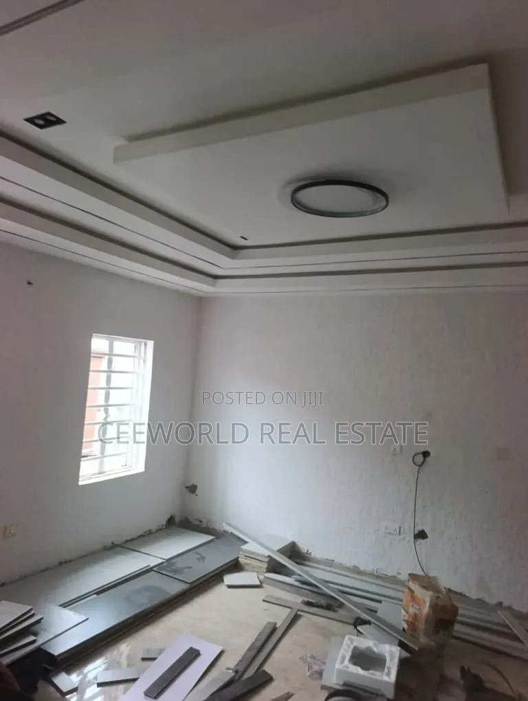 3bdrm Bungalow in Akala Estate Akobo for rent
