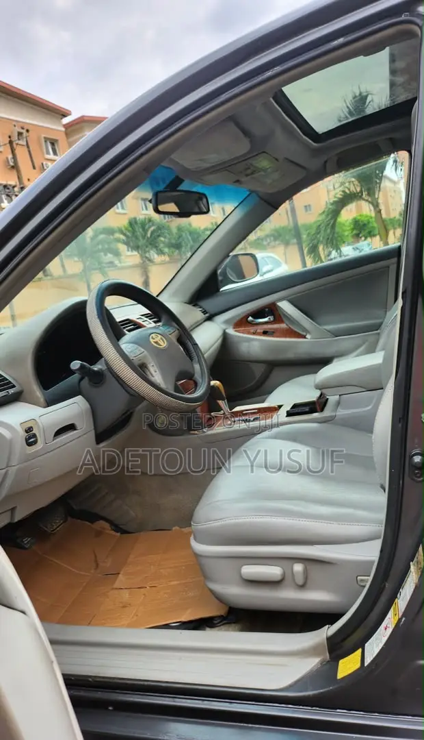 Toyota Camry XLE 4dr Sedan (2.4 4cyl 5A) 2008 Gray