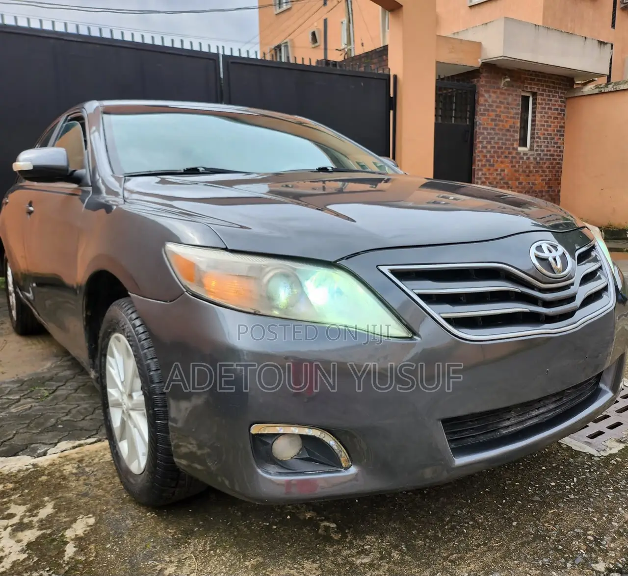 Toyota Camry XLE 4dr Sedan (2.4 4cyl 5A) 2008 Gray