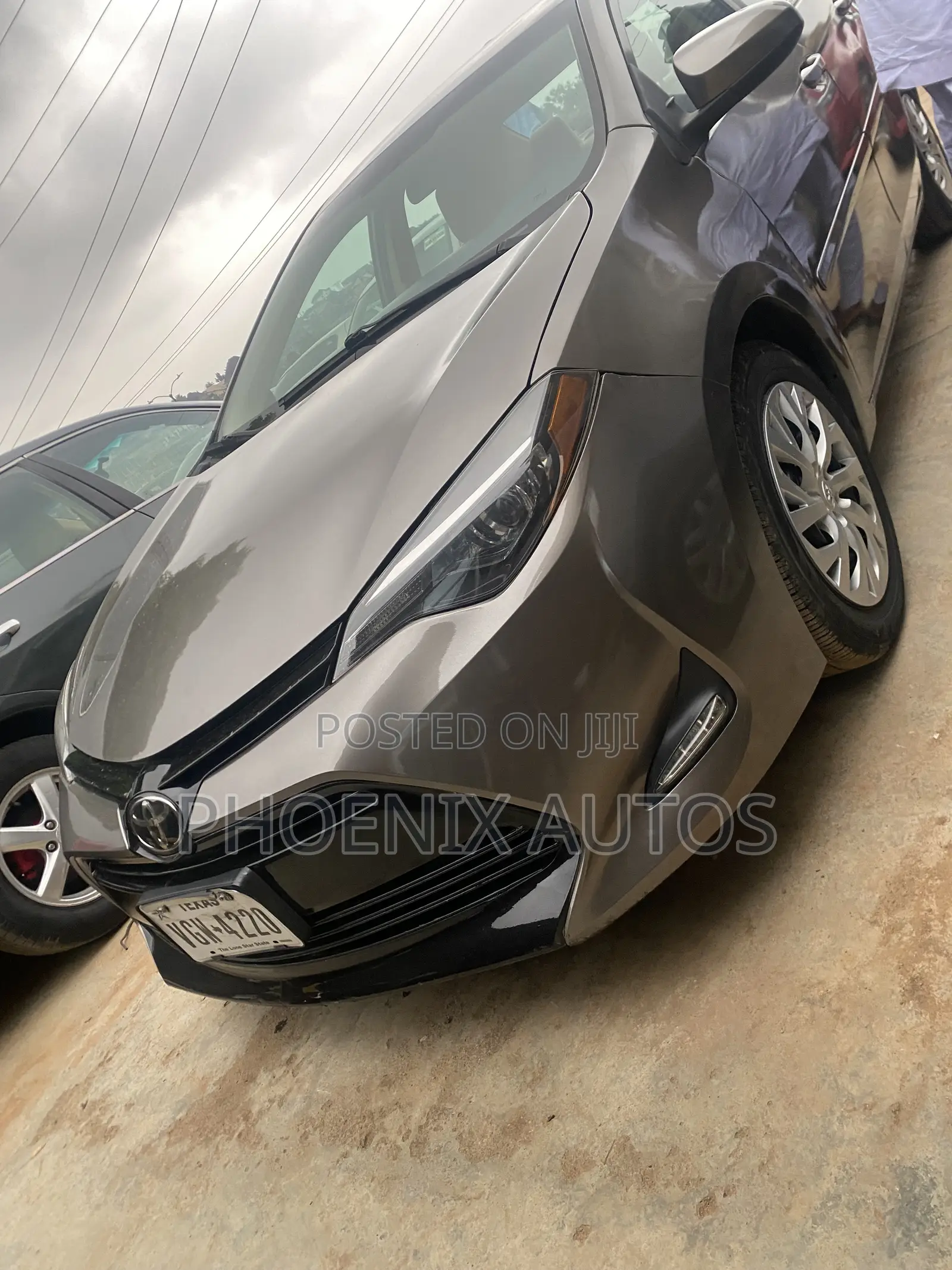 Toyota Corolla LE Eco (1.8L 4cyl 2A) 2019 Gold