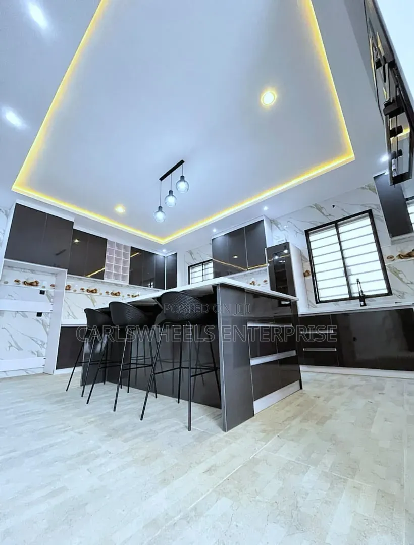 6bdrm Duplex in Mayfair Garden, Awoyaya for sale