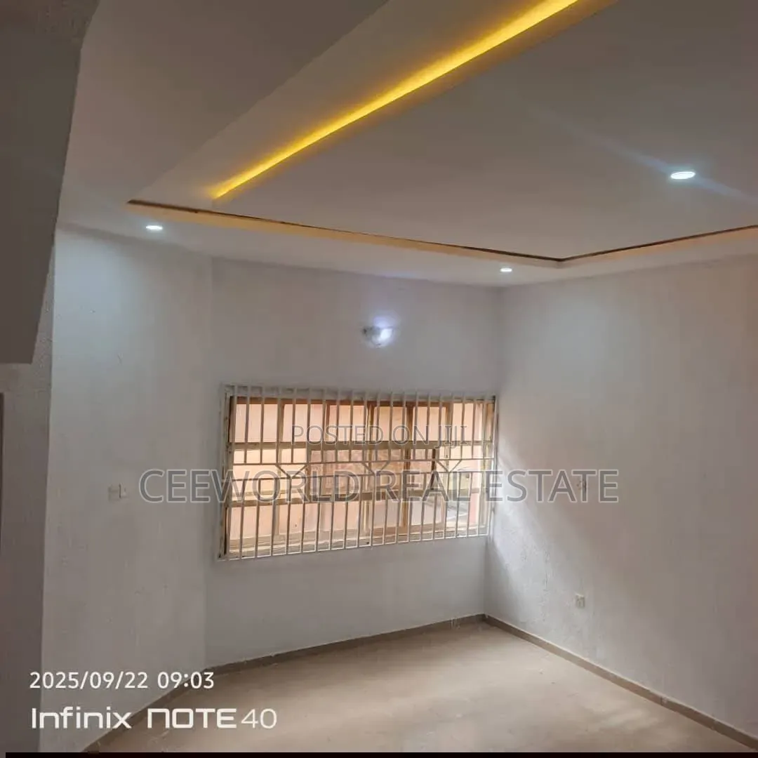 3bdrm Duplex in Oluyole Main Estate for rent