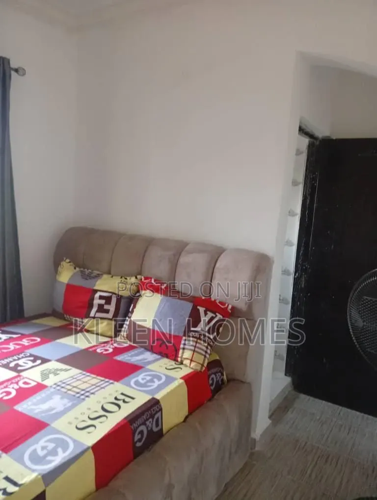 A Room Self Contain for Short Let