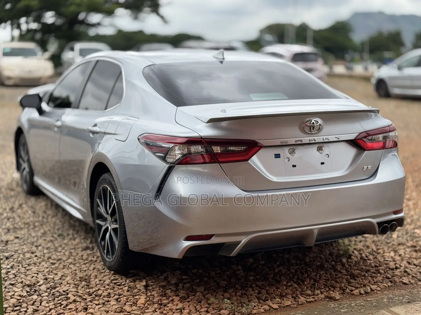 Toyota Camry SE 2023 Silver