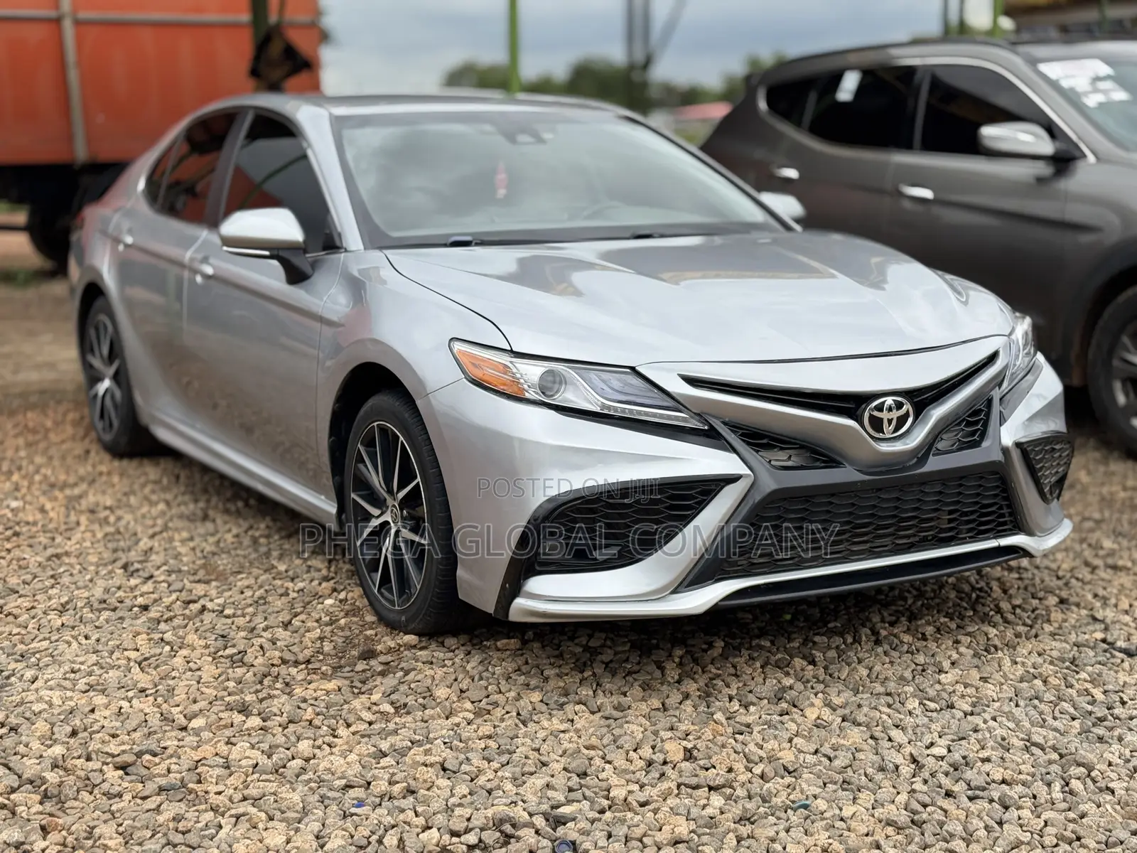 Toyota Camry SE 2023 Silver