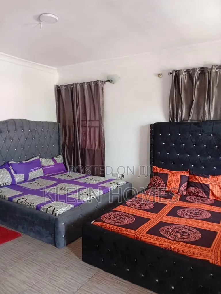 Studio Apartment With Two Beds for Short Let