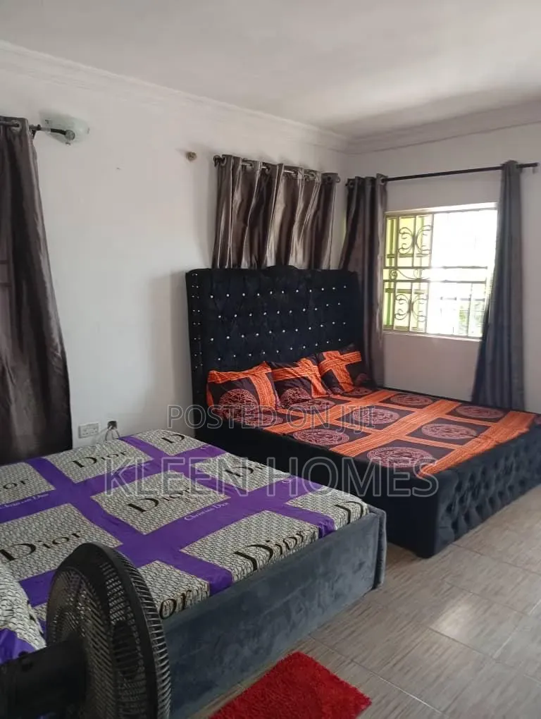 Studio Apartment With Two Beds for Short Let