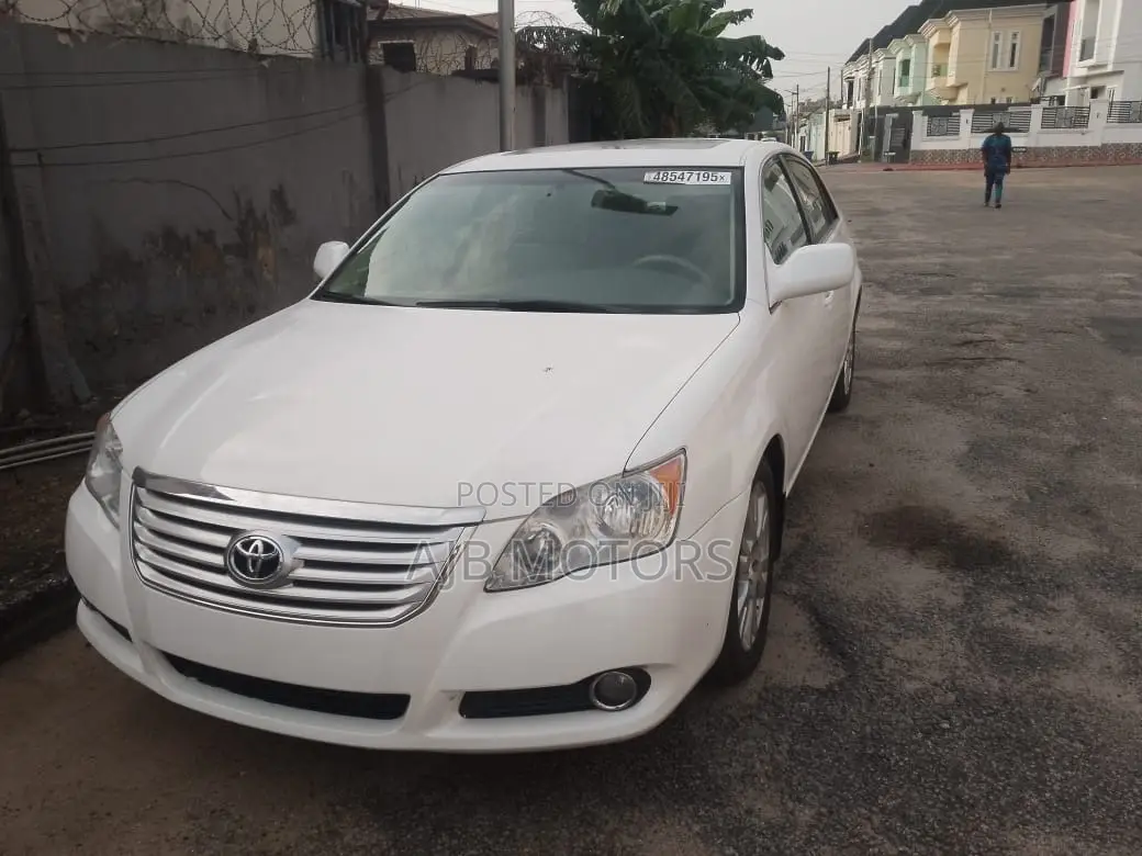 Toyota Avalon XL Sedan FWD (3.5L 6cyl 6A) 2009 White