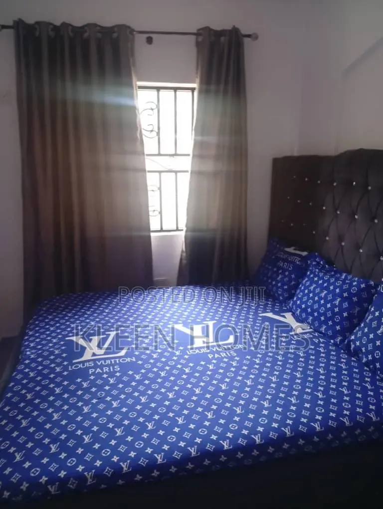 One Room Self Contain for Short Let