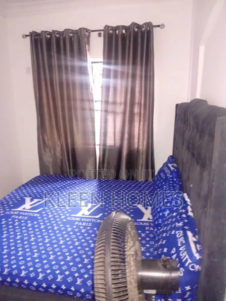 One Room Self Contain for Short Let