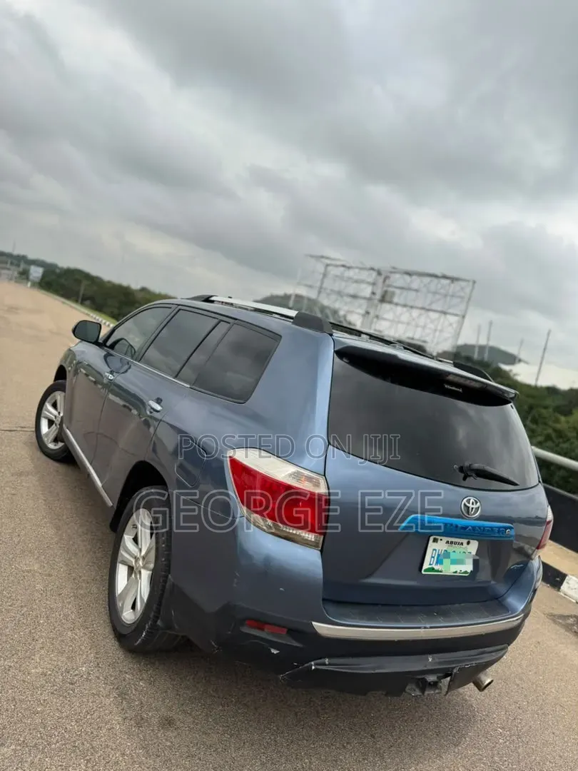 Toyota Highlander 2012 Blue