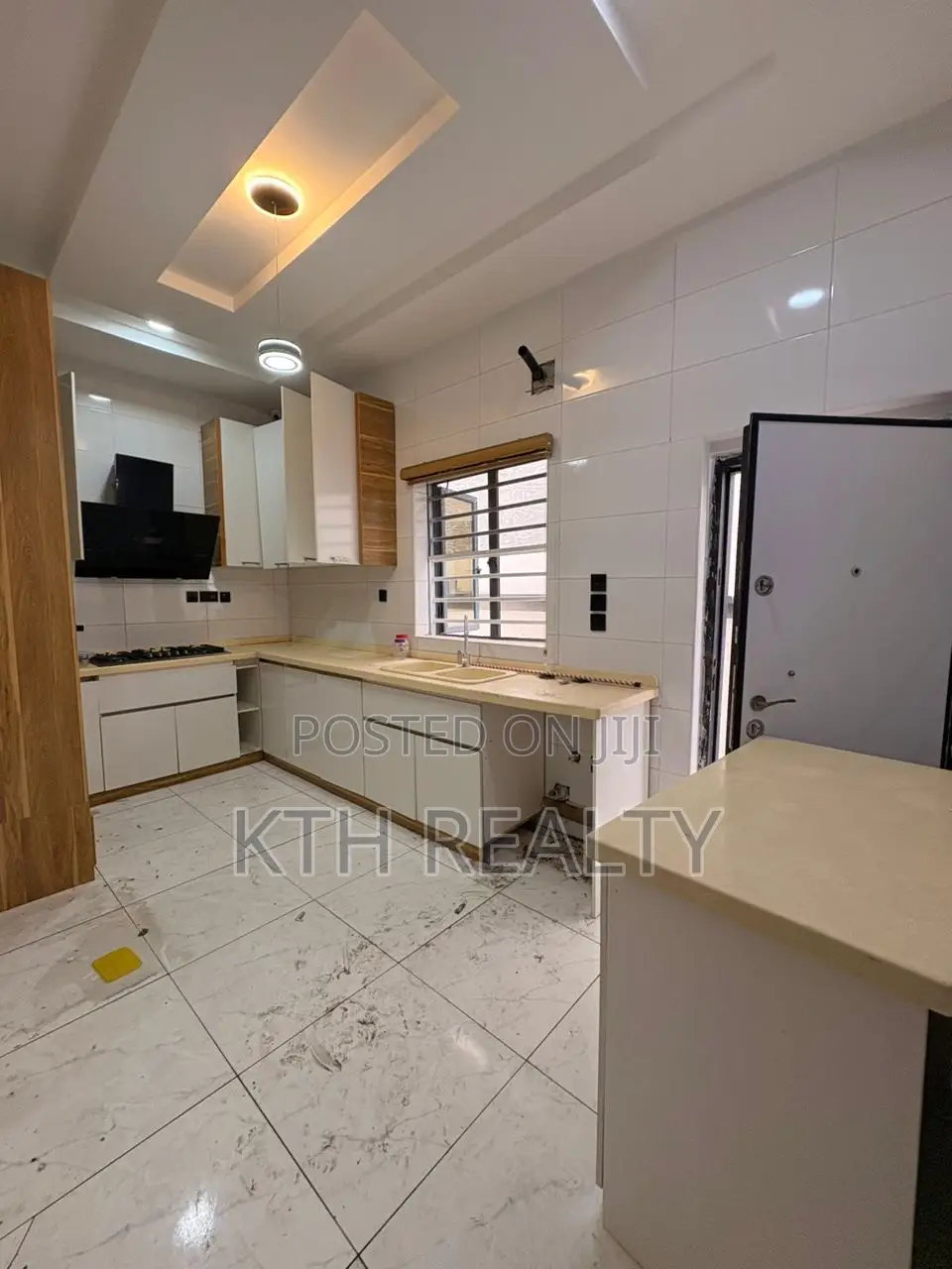 3bdrm Duplex in Dpk District Estate, Lekki Phase 2 for sale