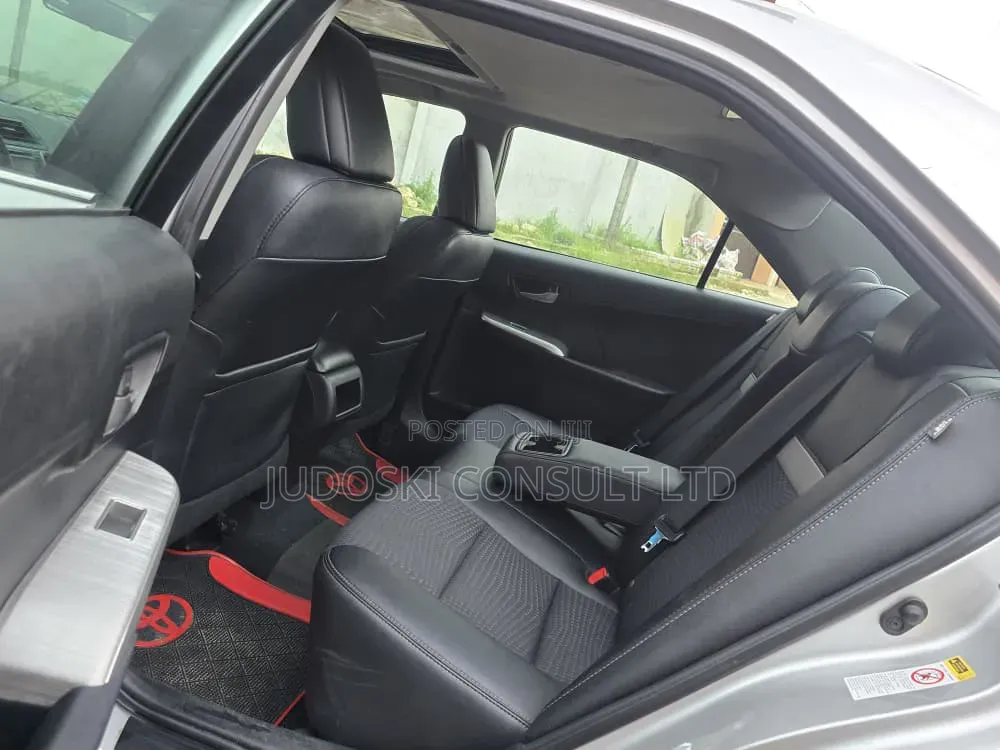 Toyota Camry 2014 Silver