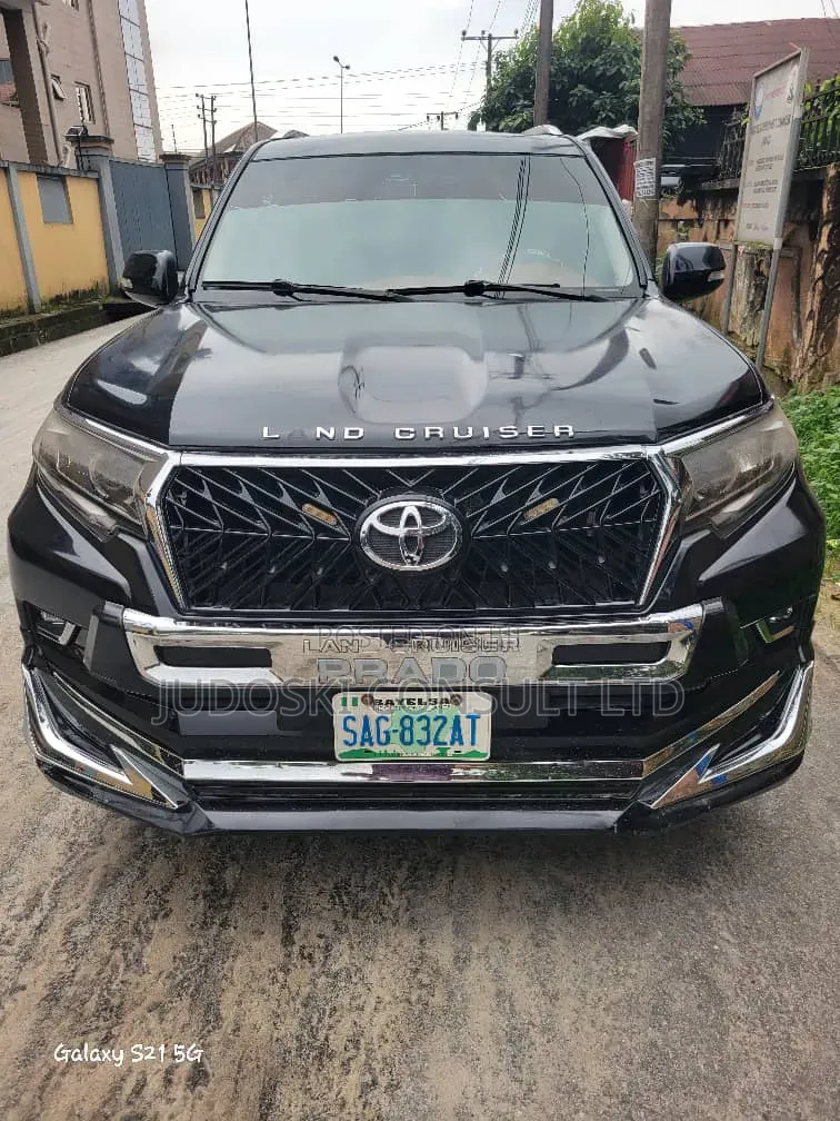 Toyota Land Cruiser Prado 2023 Black