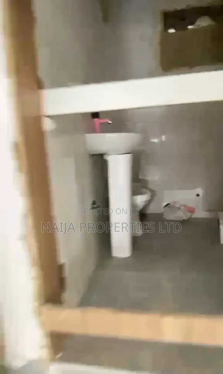 Studio Apartment in Osapa London for rent