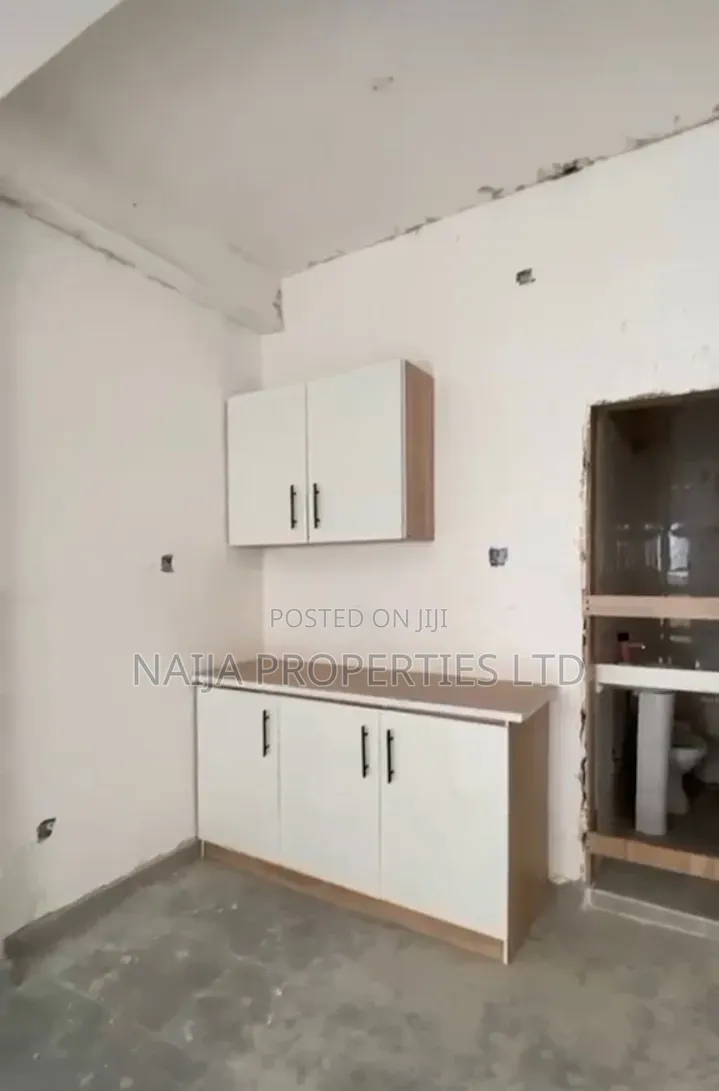 Studio Apartment in Osapa London for rent