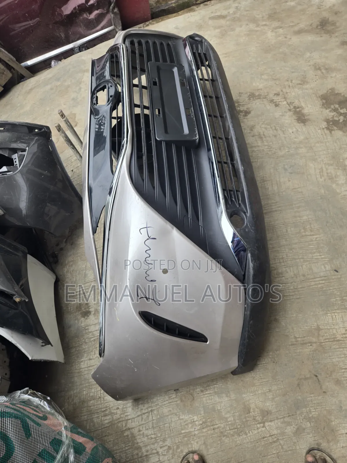 Venza 2023 Bumper