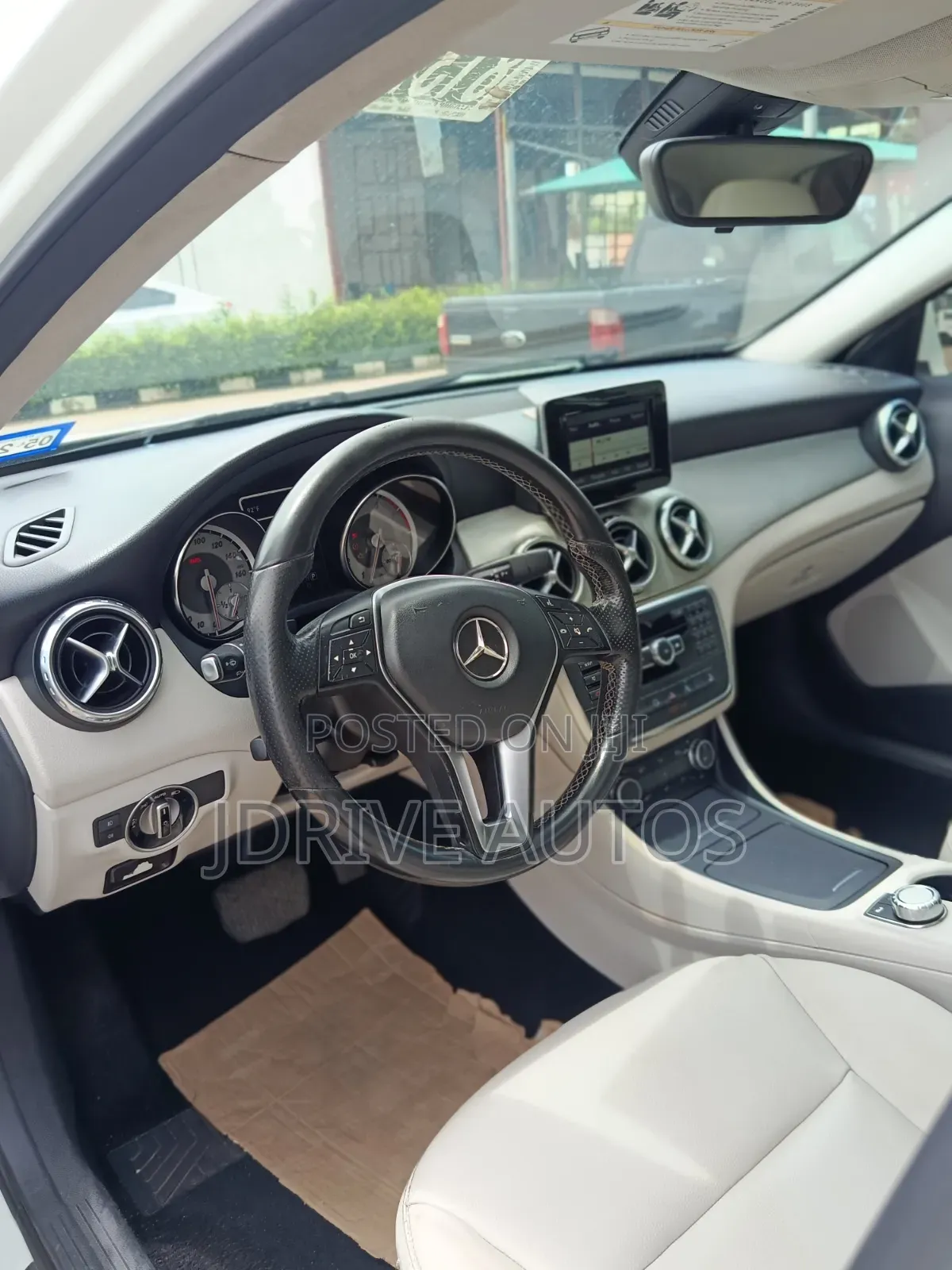 Mercedes-Benz GLA 250 2015 White