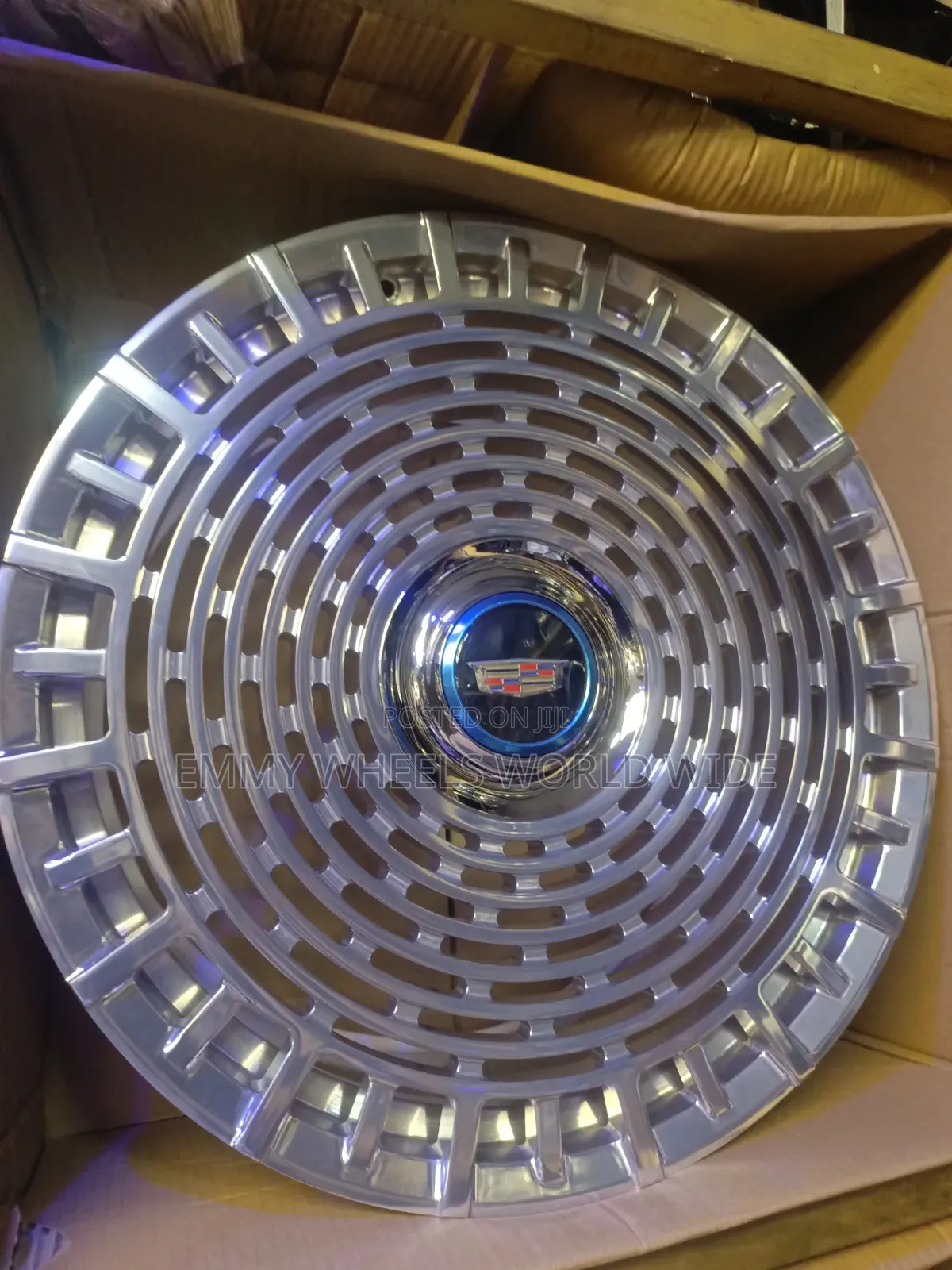22ich Cadillac Chrome Wire Wheel Cover Featuring a Prominent Center