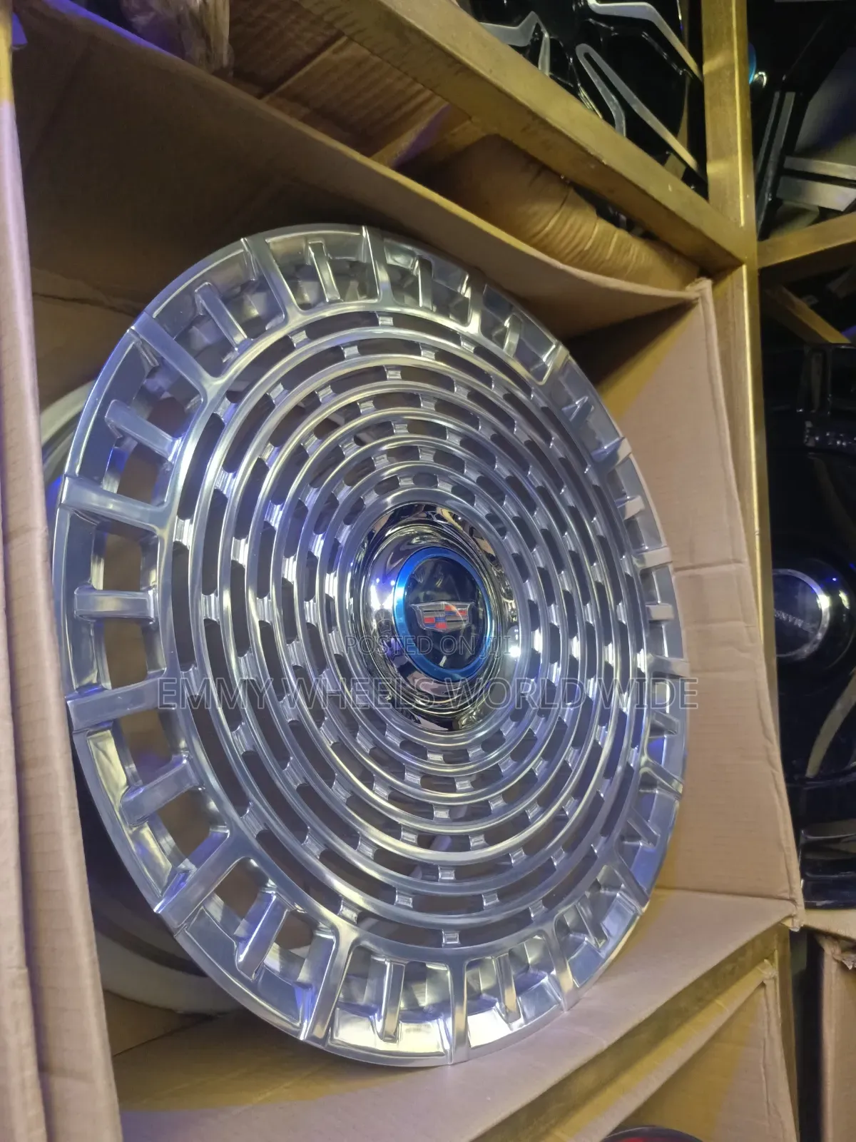 22ich Cadillac Chrome Wire Wheel Cover Featuring a Prominent Center