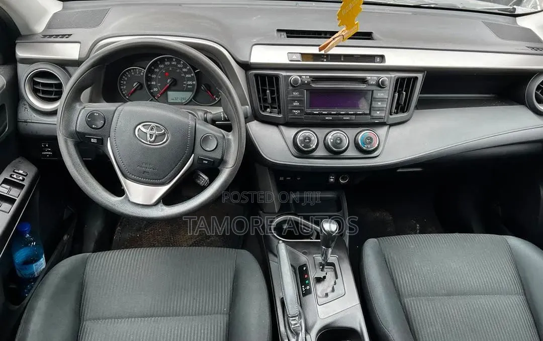 Toyota RAV4 XLE AWD (2.5L 4cyl 6A) 2016 Silver