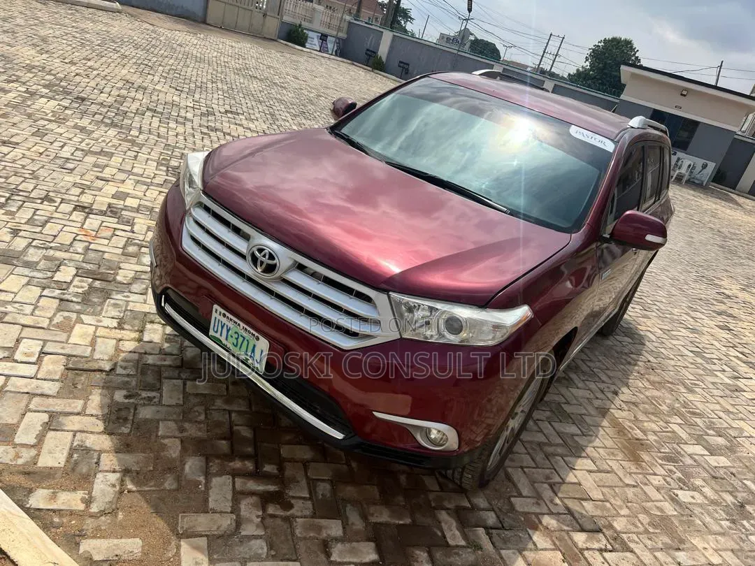 Toyota Highlander 2012 Red