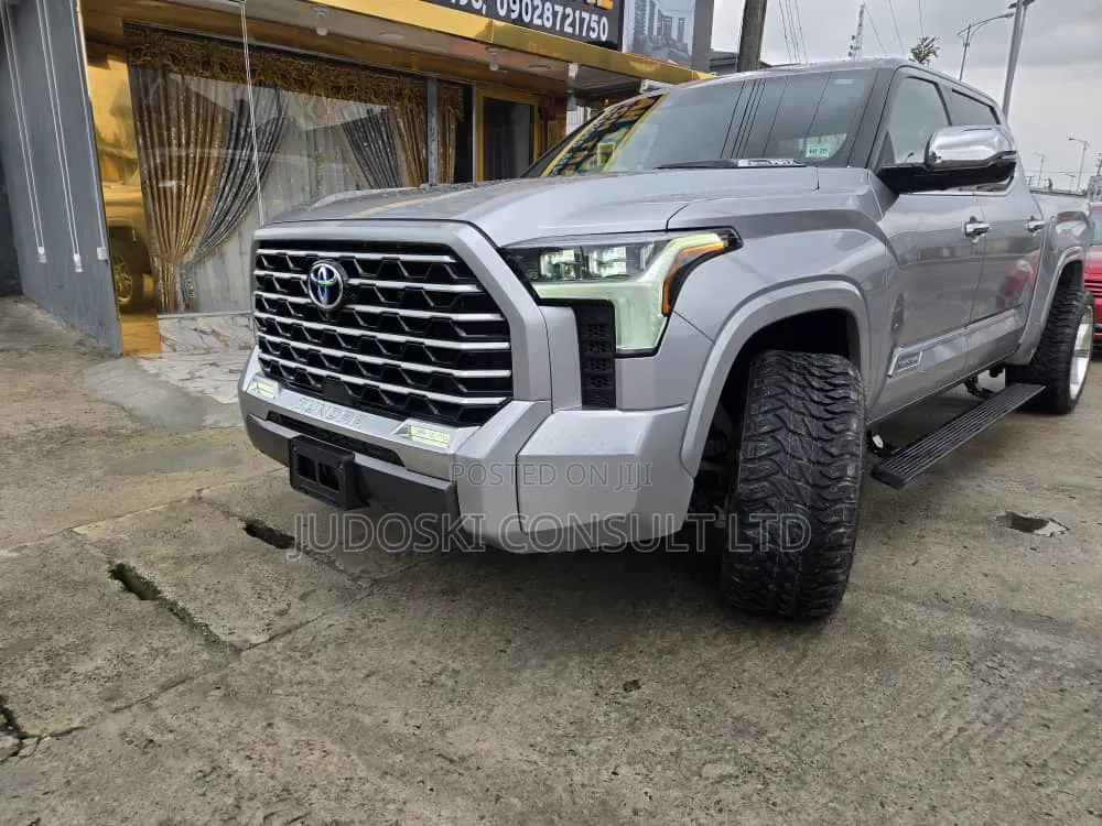 New Toyota Tundra 2025 Silver