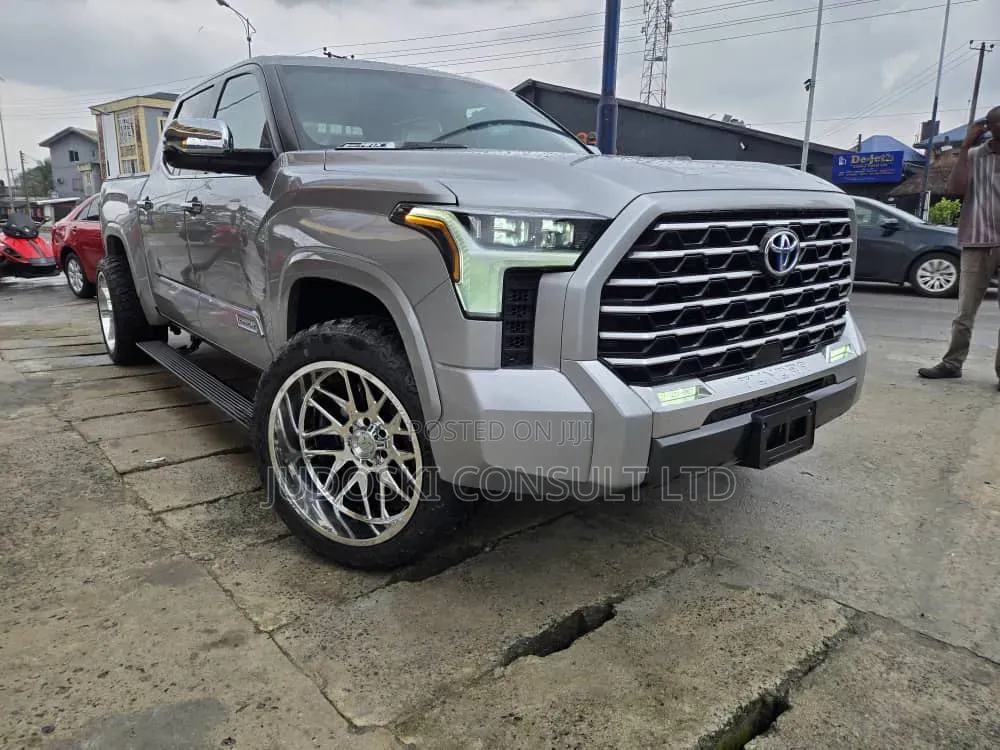 New Toyota Tundra 2025 Silver
