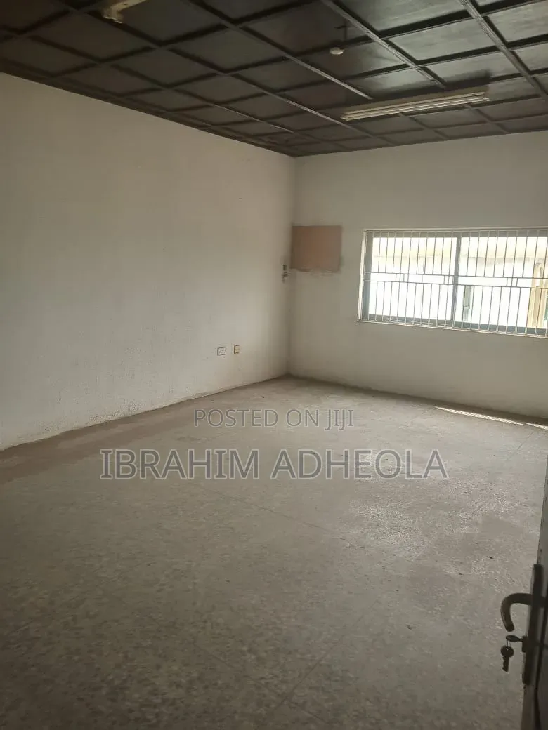 12 Spacious Offices 451sqm, 1 Spacious Reception, 5 Toilets,